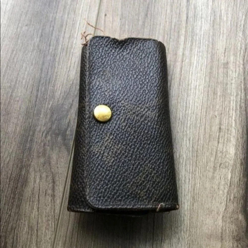 Louis Vuitton Monogram Key Holder/Wallet #374💥PRICE DROP💥